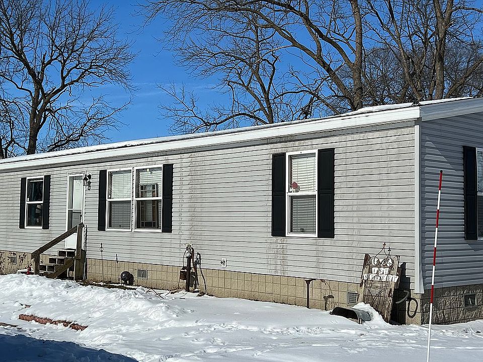 1st image of 209 1st St
