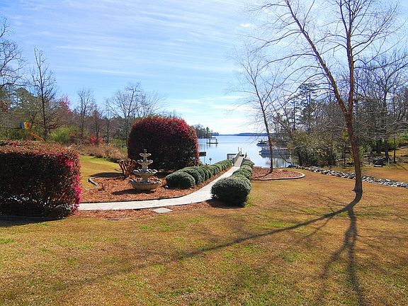 5th image of 28 Oak Hill Rd