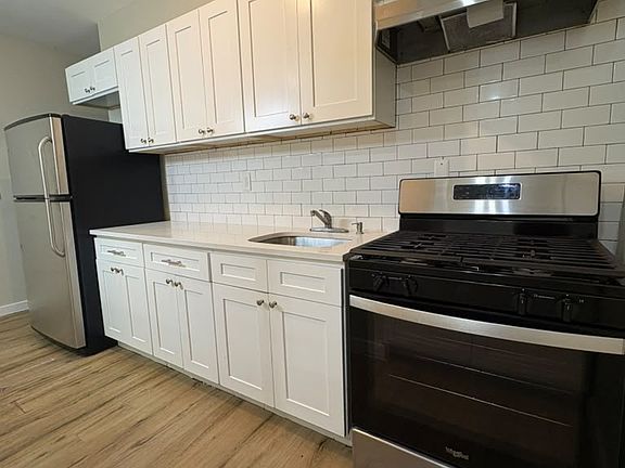 3rd image of 139 N 11th St