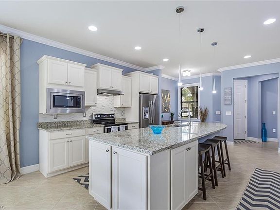 3rd image of 10920 Clarendon St