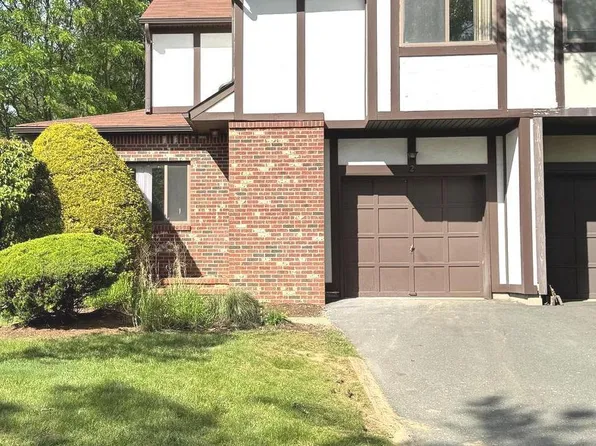 2 Coventry Sq, Ewing, NJ 08628