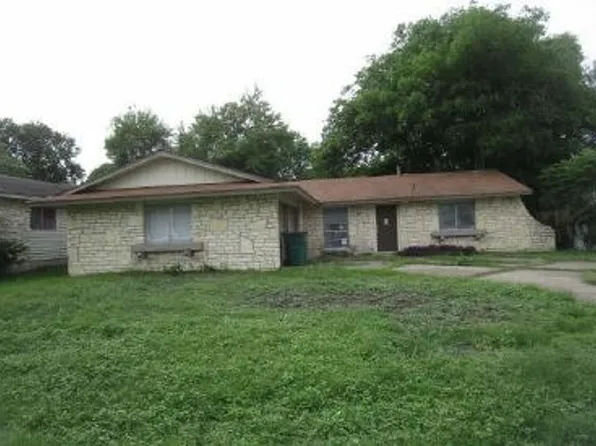 109 Sandy Oaks St, Live Oak, TX 78233