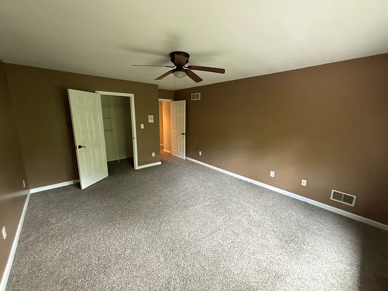 10601 Taylor Farm Ct — Photo 16