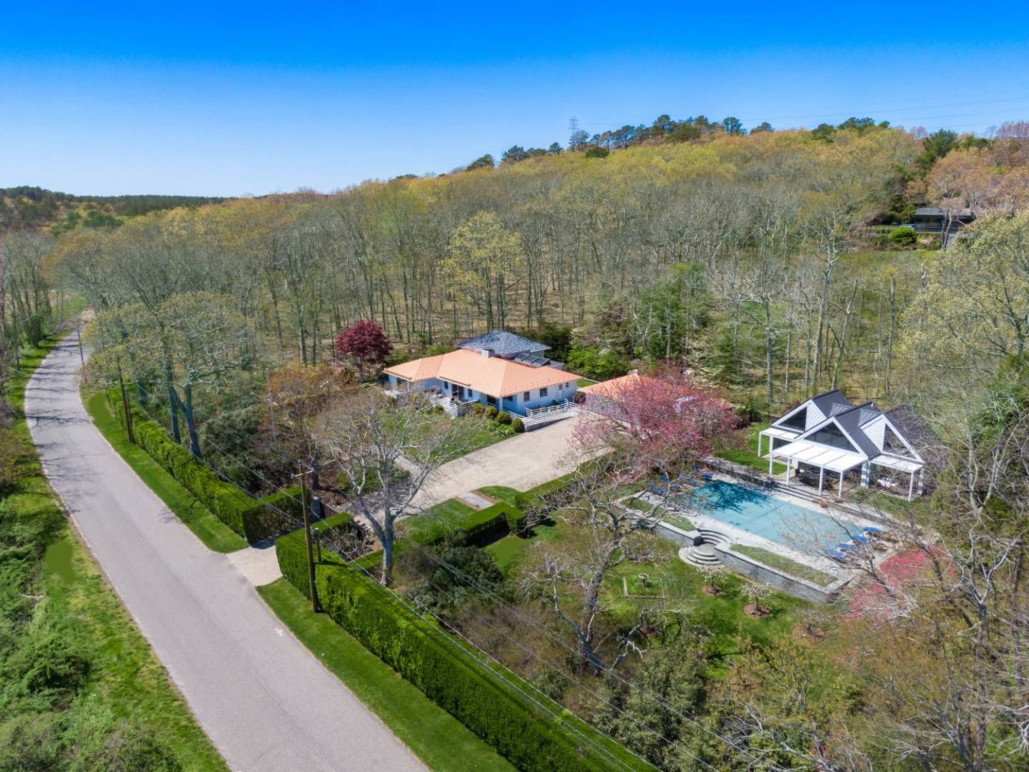 142 Lopers Path, Water Mill, NY 11976 Out East