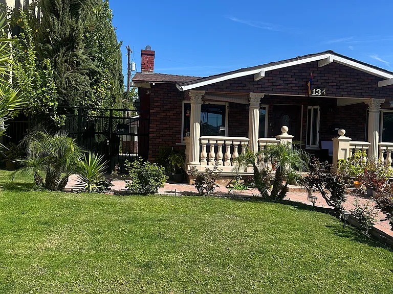 132 S Cedar St — Photo 16
