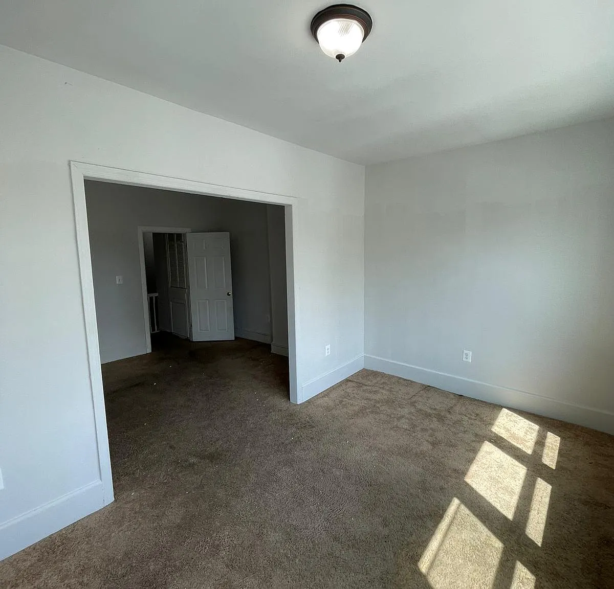 2 bed, $1,100 — Photo 3