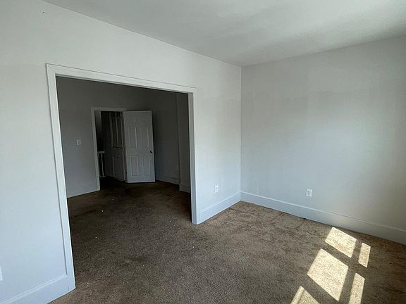 3rd image of 6007 Spruce St Floor 2