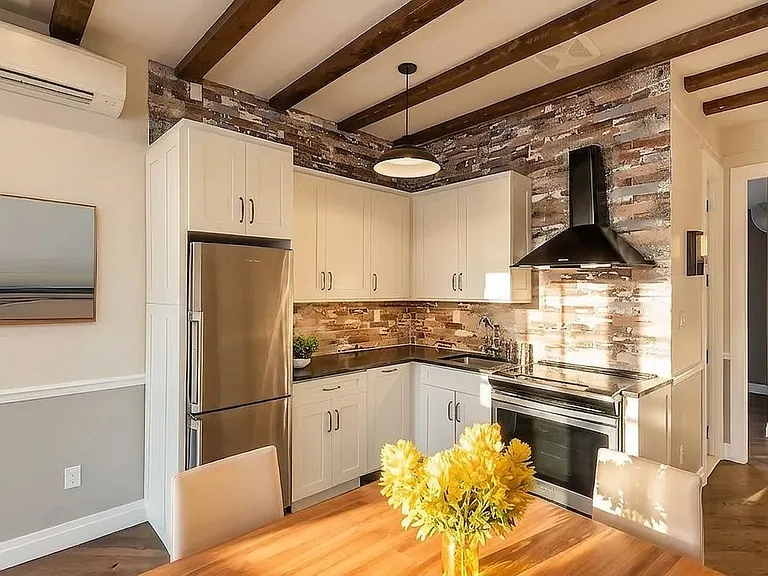 77 Graham Ave #2M — Photo 3