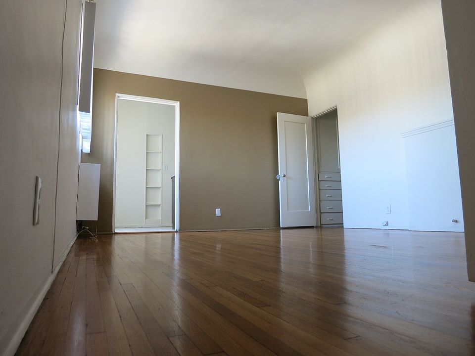 1st image of 841 W 42nd Pl APT 2