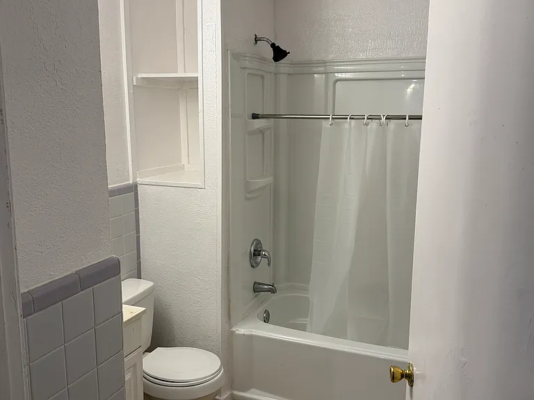 4070 Lindsey Dr — Photo 6