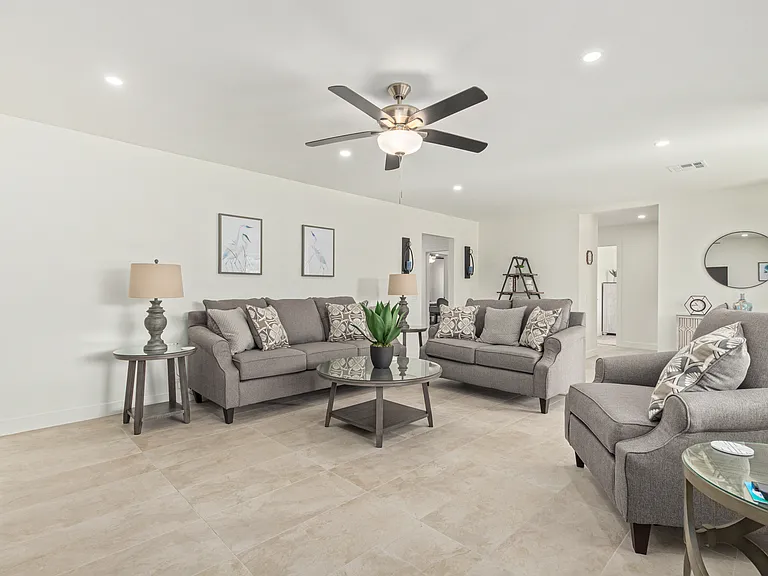 9830 W Evergreen Dr — Photo 8