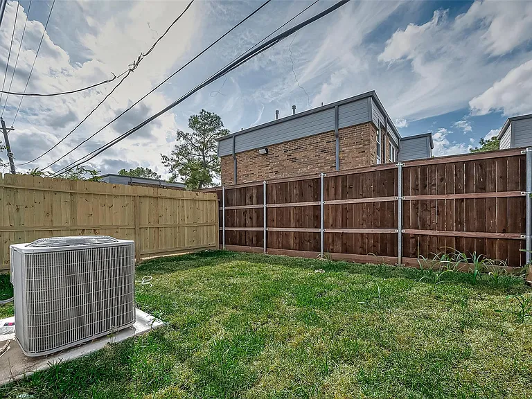 7234 Saint Augustine St #A — Photo 20