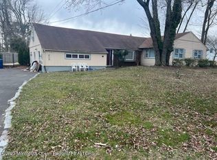 402 Deal Rd, Ocean, NJ 07712