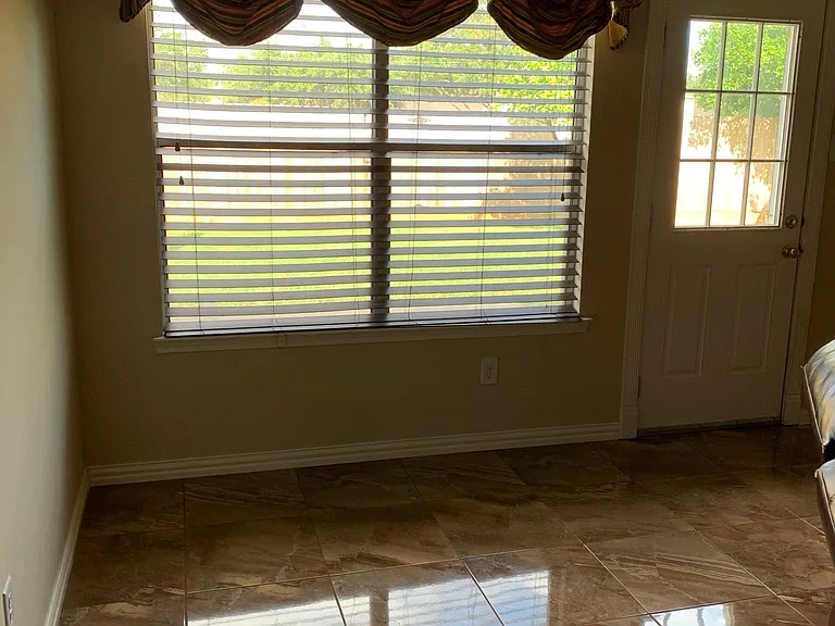 205 Mammoth Springs Ln — Photo 4
