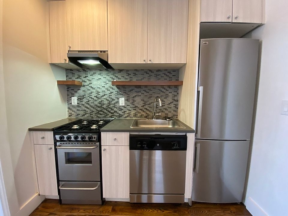 1st image of 359 Palmetto St