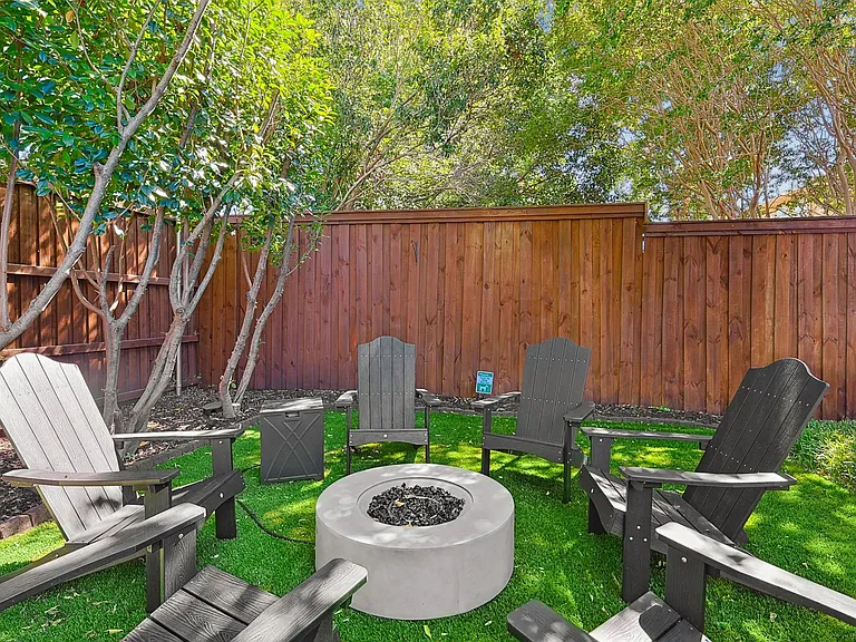 2604 Brandi Ln — Photo 36