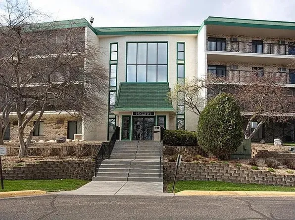 10411 Cedar Lake Rd APT 402, Minnetonka, MN 55305