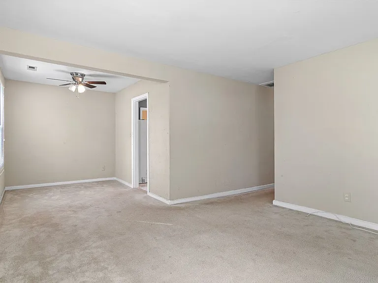 503 Woodfin Rd — Photo 17