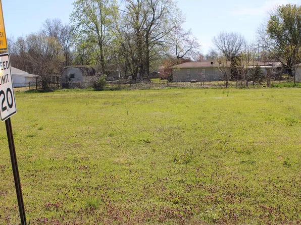 328 Robin St #33, Ripley, TN 38063