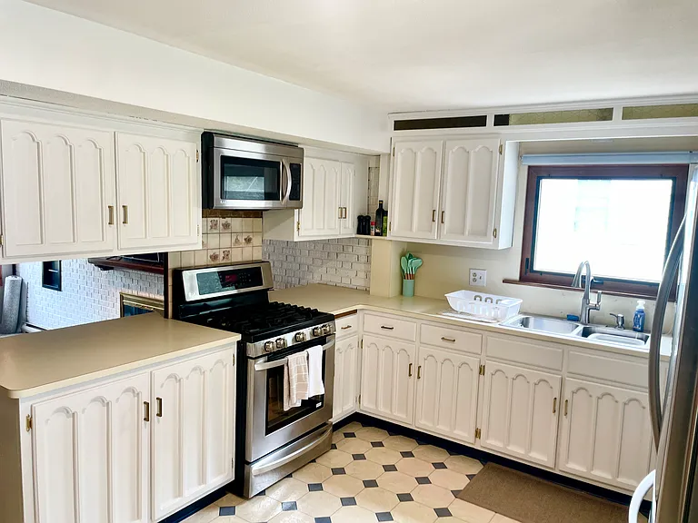 218 Lynnhaven Dr — Photo 12