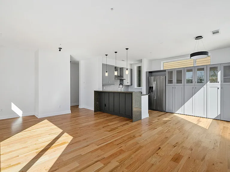 1322 Lafrance St NE #B — Photo 9