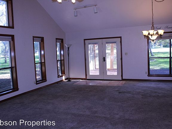 4th image of 29 Woodcreek Dr