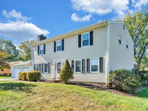6444 Ridgeview Dr, Roanoke, VA 24019