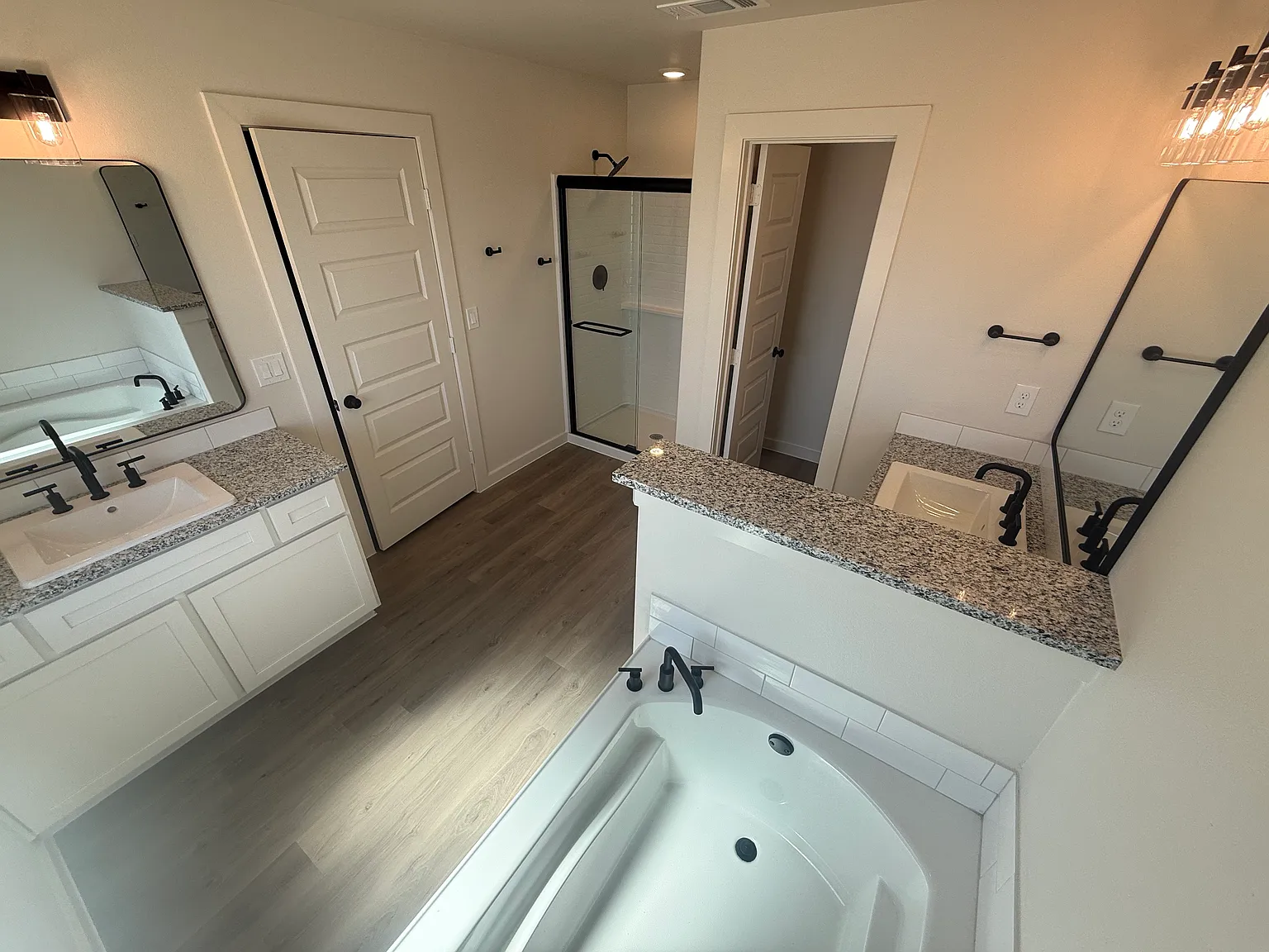 4 bed, 2050 sqft, $2,550 — Photo 3