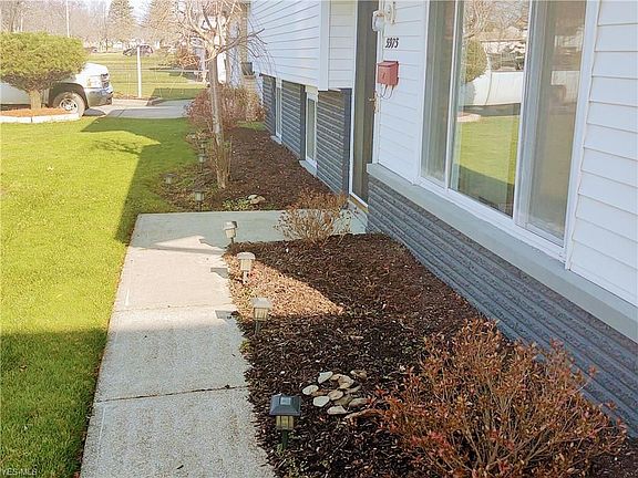 2nd image of 5975 Lehman Dr