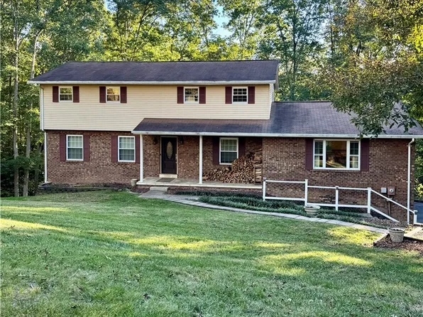1 Leslie Ln, South Charleston, WV 25309