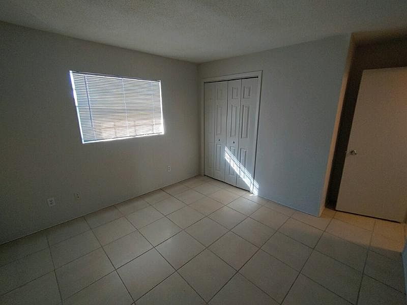 2nd image of 1160 S Palmetto Ave