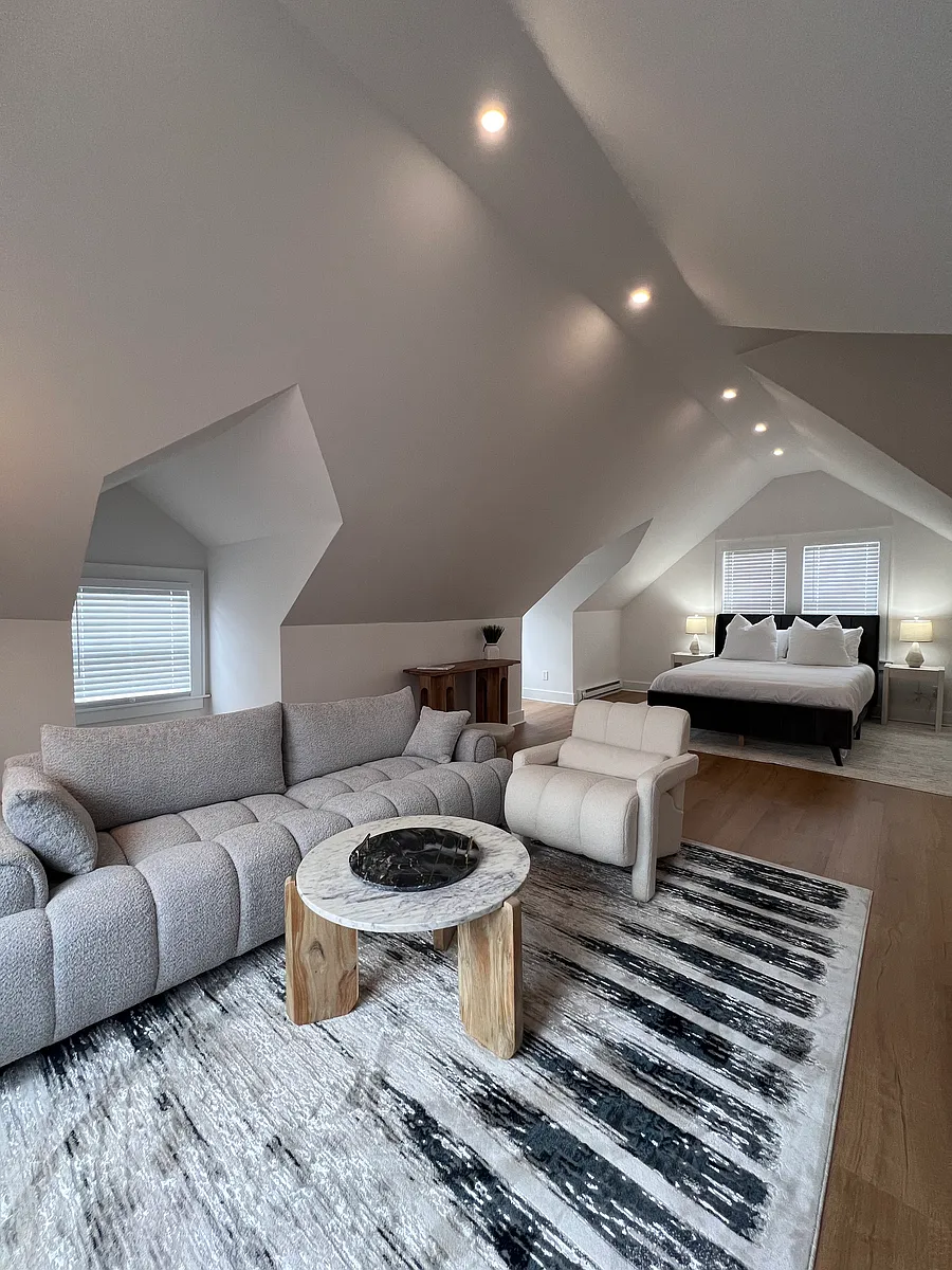 Building Photo - 1642 Eddington Rd #3