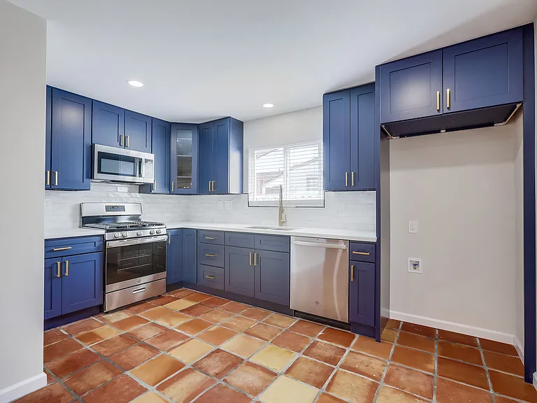 205 W Escalones #B — Photo 8