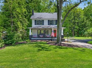 8465 Usher Rd, Olmsted Falls, OH 44138