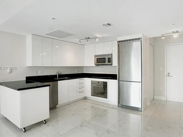 92 SW 3rd St #1803 — Photo 3