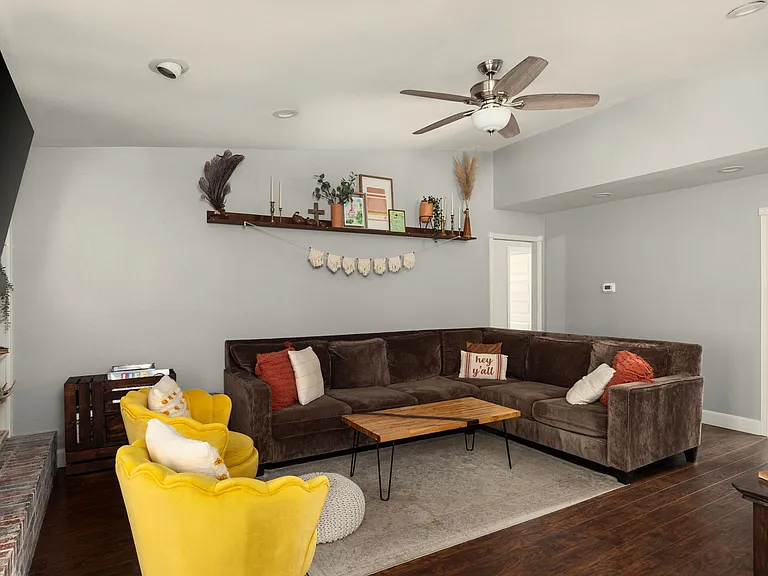 1012 Red Cliff Dr — Photo 8