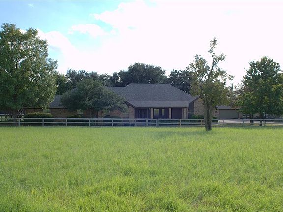 3rd image of 1331 Latigo Ln