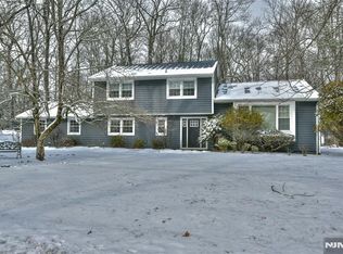 143 Apple Ridge Rd, Woodcliff Lake, NJ 07677