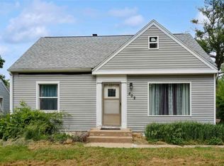502 36th St NE, Cedar Rapids, IA 52402