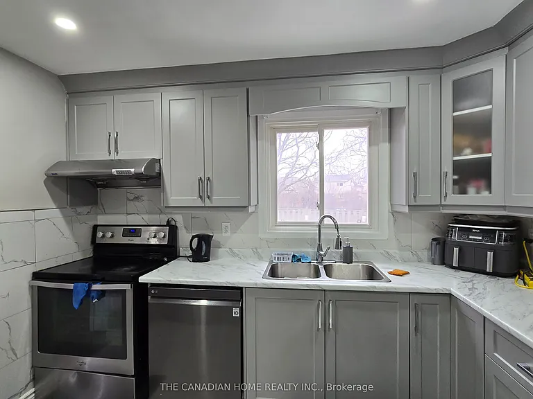 12 Norma Cres — Photo 10