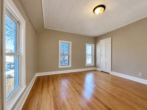 598 Rose Ave E, Saint Paul, MN 55130