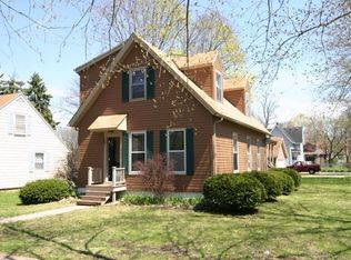 903 Logan Ave, Elgin, IL 60120