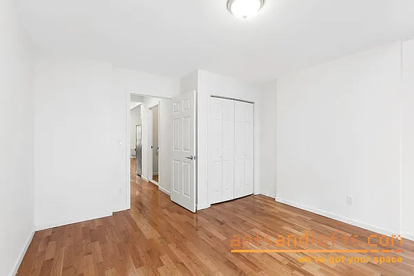 Rented by aptsandlofts.com | media 8