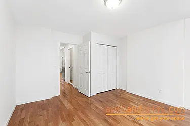 Rented by aptsandlofts.com