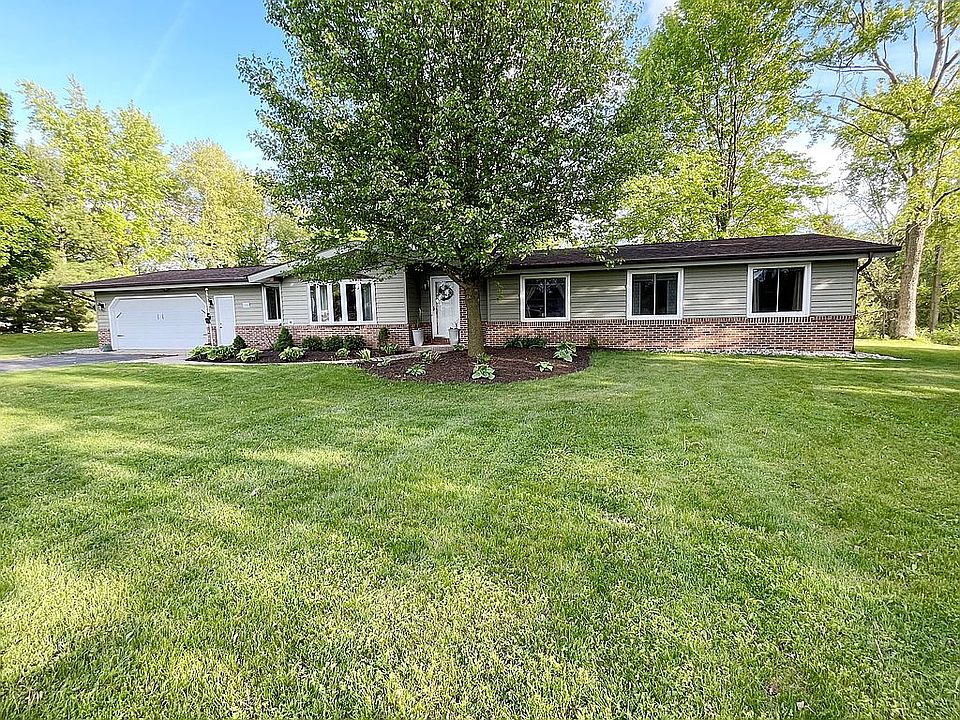 1st image of 165 W Center Dr