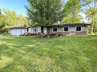 165 W Center Dr, Columbia City, IN 46725