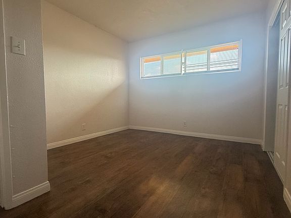 5th image of 10739 Barlow Ave #0