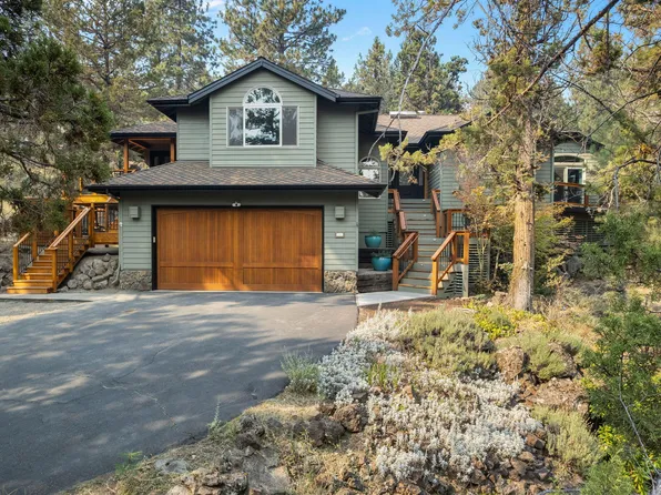 3945 NW Lower Village Rd, Bend, OR 97703