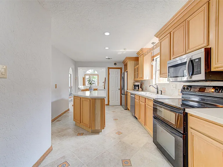 14214 Woodnook Dr — Photo 10