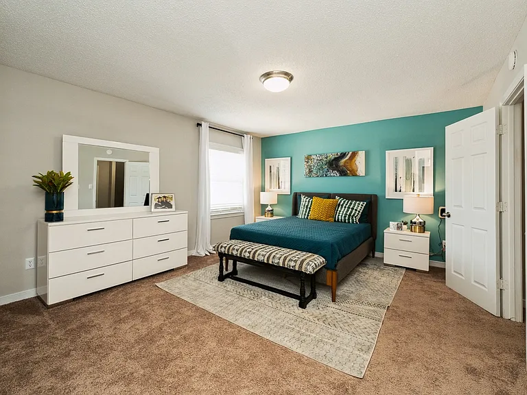 Hyde Park Townhomes — Photo 14